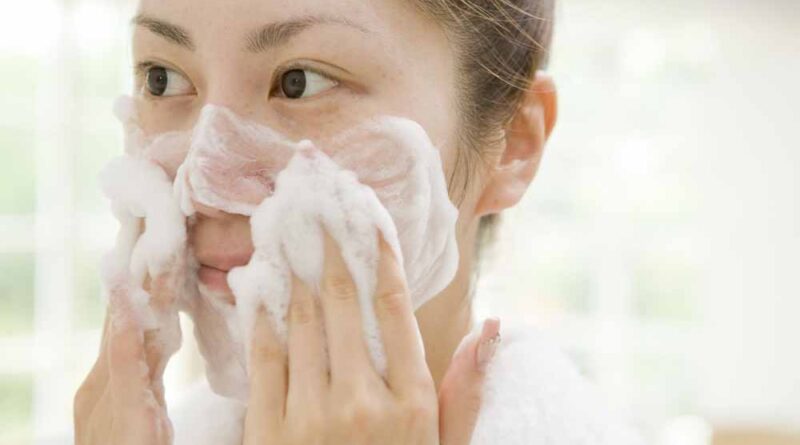 रोजाना साबुन लगाने से  स्किन को हो सकता है नुकसान