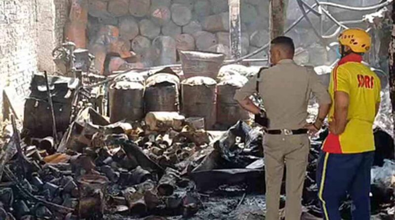 हरिद्वार में नौ घंटे बाद बुझी केमिकल फैक्टरी की आग, मालिक समेत दो की मौत