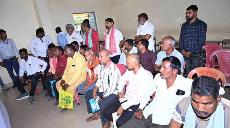 कलेक्टर ने लिया राजस्व शिविरों का जायजा