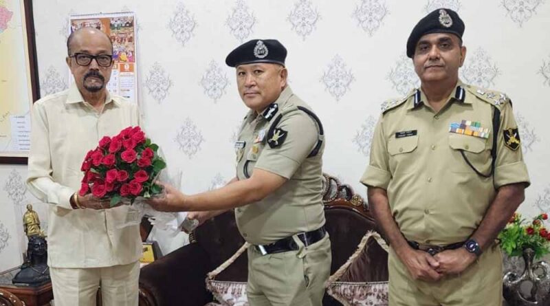 राज्यपाल डेका से सीमा सुरक्षा बल के अतिरिक्त महानिदेशक ने की भेंट