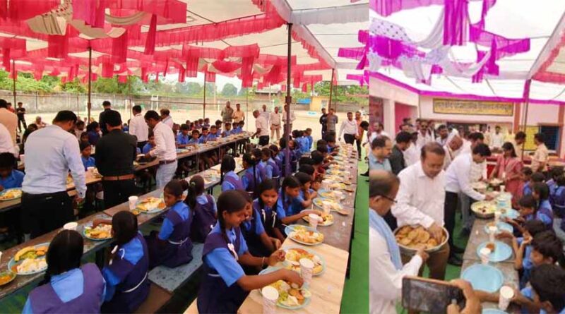 न्योता भोज कार्यक्रम में शामिल हुए कलेक्टर एवं जिला पंचायत सीईओ