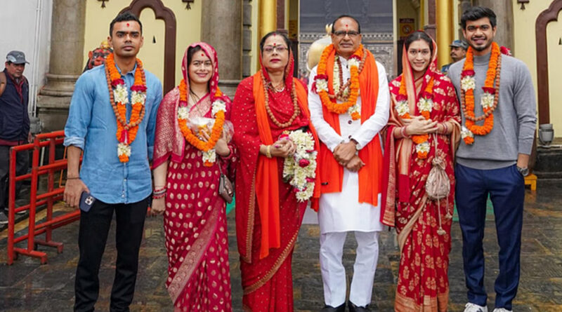 केंद्रीय मंत्री शिवराज सिंह चौहान ने पशुपतिनाथ मंदिर में दर्शन किए और बिम्सटेक सम्मेलन में भाग लिया