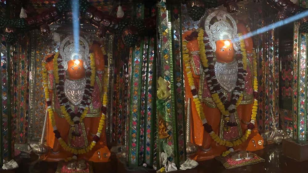 थाईलैंड से आया पेरिस्कोप, पहली बार भक्त हनुमान का रत्न जड़ित हीरे से सूर्य तिलक