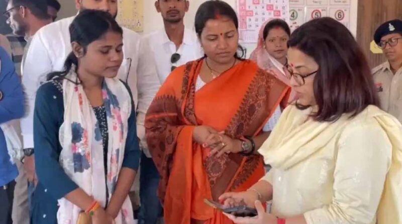 मंत्री श्रीमती राजवाड़े ने किया निरीक्षण: कर्तव्यों में घोर लापरवाही और विभागीय योजनाओं के संचालन में गंभीर अनियमितताओं पर जिला कार्यक्रम अधिकारी निलंबित