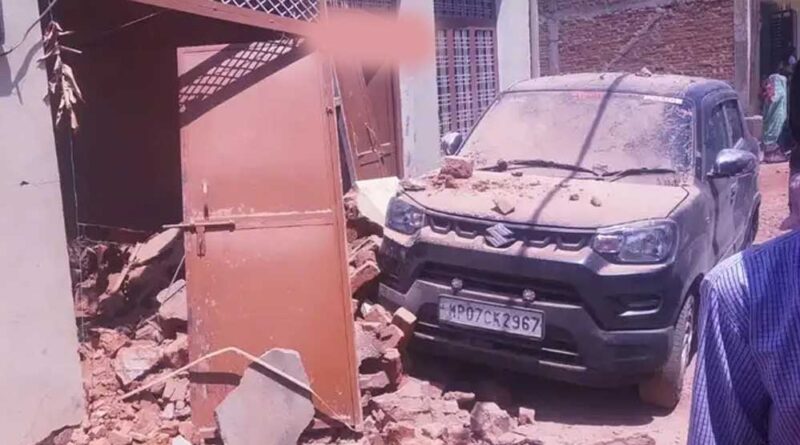 आसमान से शिवपुरी में मकान पर अचानक गिरी बड़ी चीज, दो कमरे नेस्तनाबूद, महिला घायल