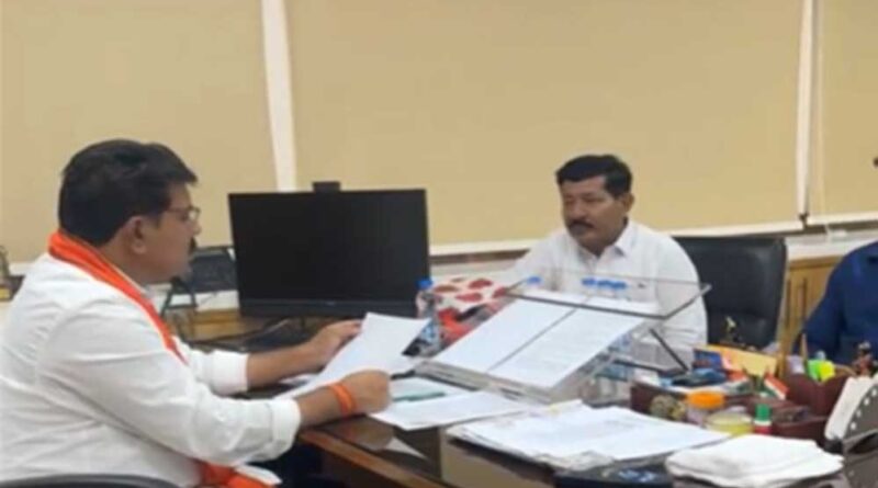 छत्तीसगढ़ रह रहे पाकिस्तानी हिन्दुओं ने गृहमंत्री विजय शर्मा से लगाई गुहार…. वापस न भेजें