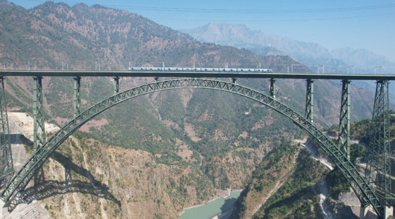 चिनाब पुल के साथ कश्मीर की यात्रा को नई ऊँचाई