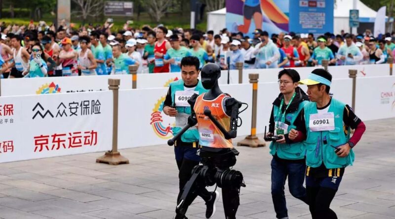 चीन ने हाफ मैराथन का किया आयोजन, मैराथन में इंसानों के साथ रोबोट को दौड़ाया, किया कारनामा