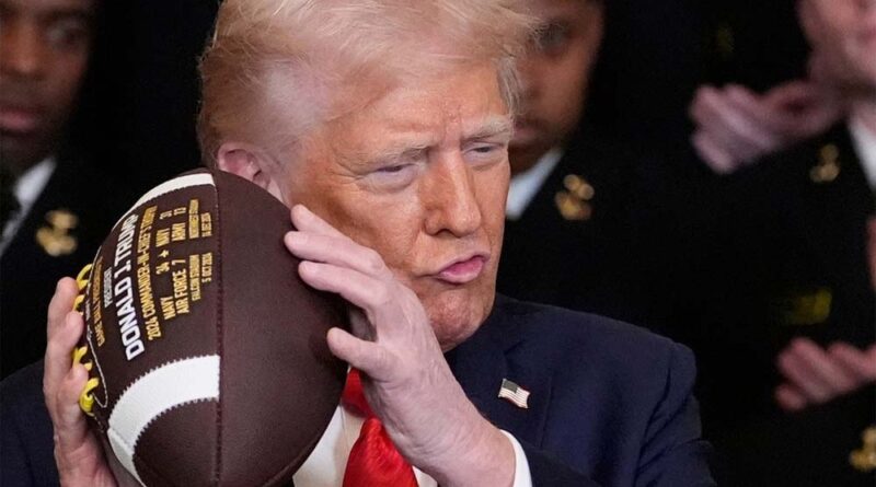 अमेरिका ने चीनी सामान के आयात पर 245 पर्सेंट के टैरिफ का किया ऐलान, ड्रैगन पर और सख्त हो गए डोनाल्ड ट्रंप