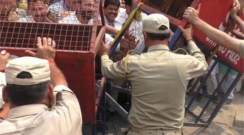 जम्मू कश्मीर प्रदेश कांग्रेस कमेटी ने जम्मू कश्मीर केंद्र शासित प्रदेश के जम्मू में जोरदार प्रदर्शन किया