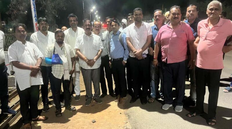 एमबी पावर (मध्य प्रदेश) लिमिटेड द्वारा जैतहरी चौक से प्लांट गेट नंबर-2 तक लगाए गए स्ट्रीट लाइट्स