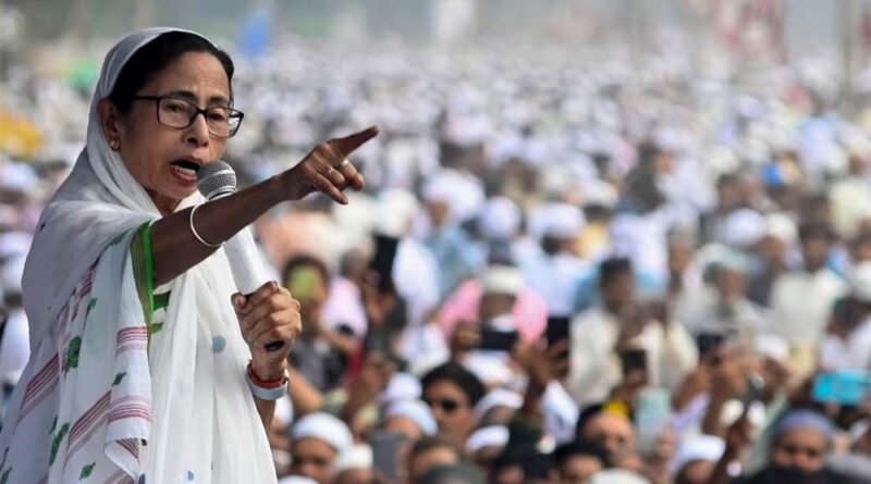 मुख्यमंत्री ममता बनर्जीन ने शिक्षकों से स्कूलों में लौटने का किया आग्रह, कहा-वेतन की व्यवस्था हम करेंगे
