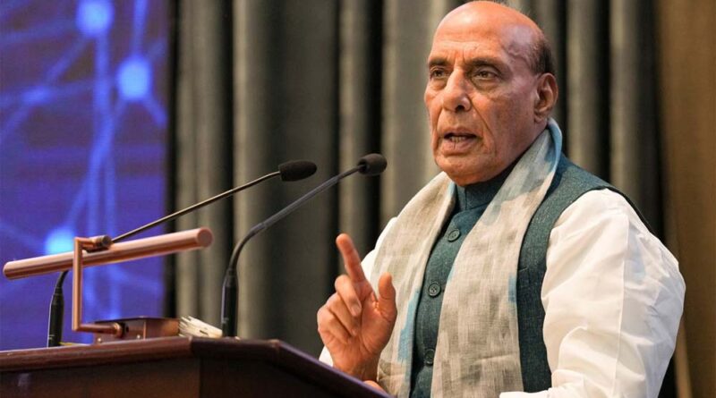 रक्षा मंत्री राजनाथ सिंह ने आतंकी हमले पर दो टूक कहा कि भारत को डराया नहीं जा सकता है, करारा जवाब देंगे