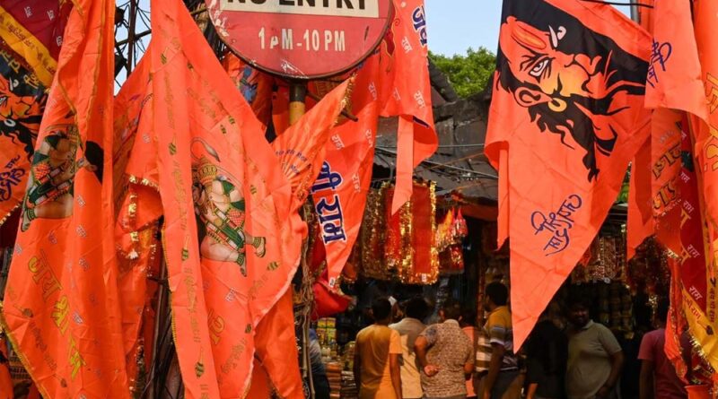 पश्चिम बंगाल में रामनवमी का पर्व शोभायात्राओं और ‘जय श्री राम’ के नारों के साथ शुरू हुई, भगवा हो गईं सड़कें