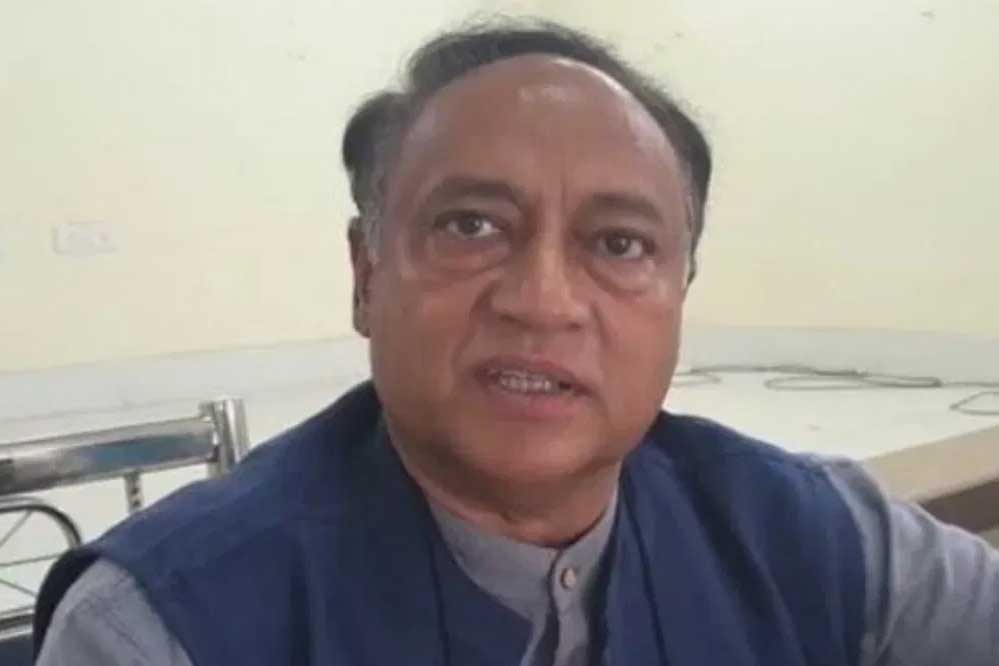 लक्ष्मण सिंह को कांग्रेस ने किया निष्कासित, राहुल गांधी और रॉबर्ट वाड्रा पर की थी टिप्पणी लक्ष्मण सिंह को कांग्रेस ने किया निष्कासित, राहुल गांधी और रॉबर्ट वाड्रा पर की थी टिप्पणी