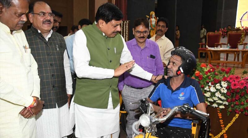 दिव्यांगजन अपनी क्षमता, योग्यता, संघर्षशीलता और सकारात्मकता के आधार पर समाज में अपना स्थान बनाते हैं – मुख्यमंत्री डॉ. यादव