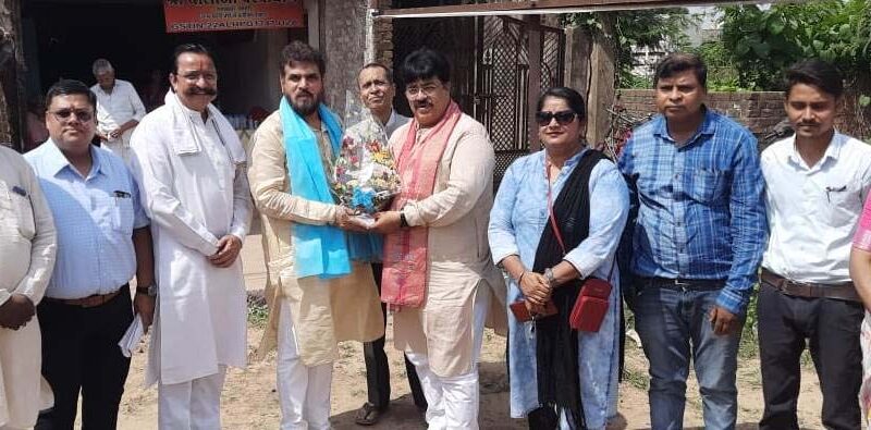 स्वदेशीकरण के लिए ग्रामोद्योग का कार्य सराहनीय: राकेश पाण्डेय