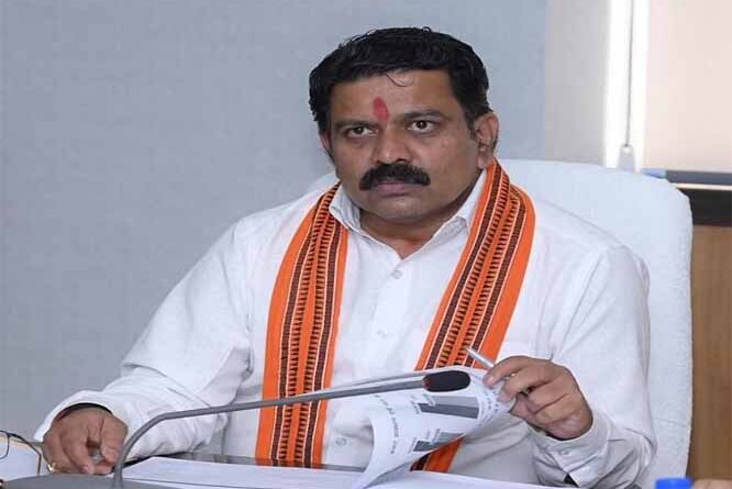 आईईडी की चपेट में आकर ASP आकाश राव गिरिपुंजे शहीद, गृहमंत्री विजय शर्मा ने जताया शोक