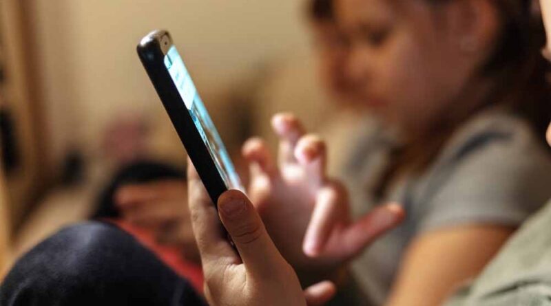 Reels की लत बन सकती है बीमारी की वजह, जानें बचाव के उपाय