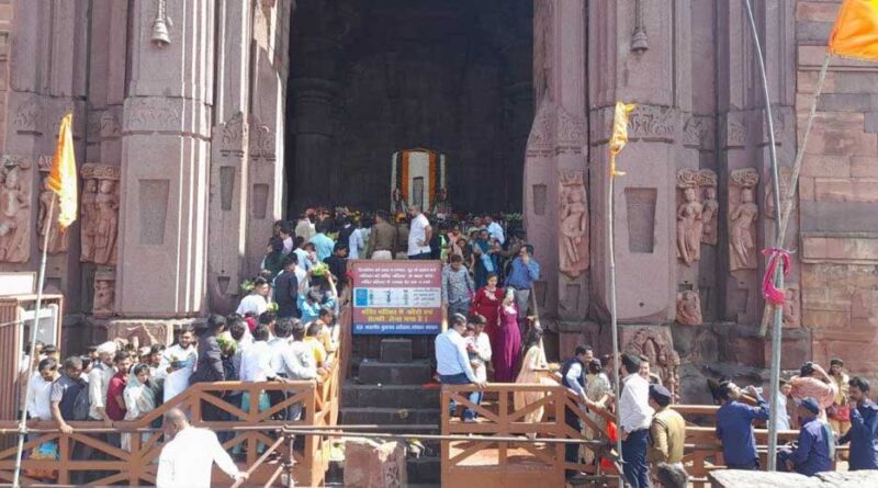 सावन के पहले सोमवार पर भोजपुर में भक्तों का लगा तांता, शिवालयों में उमड़ी भक्तों की भीड़