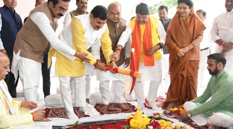 MP के MLAs की बंपर लॉटरी, 159 करोड़ की लागत से बन रहे 102 नए फ्लैट, सीएम संग इन नेताओं ने किया भूमि पूजन
