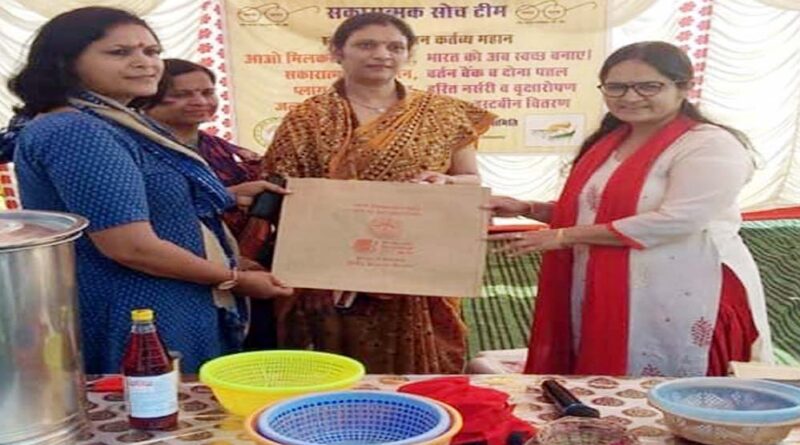 प्रधानमंत्री मोदी ने ‘सकारात्मक सोच’ महिला समूह की पहल को प्रशंसनीय बताया