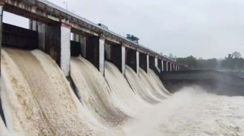 MP में बारिश ने पकड़ी रफ्तार: भोपाल-नर्मदापुरम में 8 इंच बारिश का अलर्ट, 34 जिलों में भारी बारिश की चेतावनी