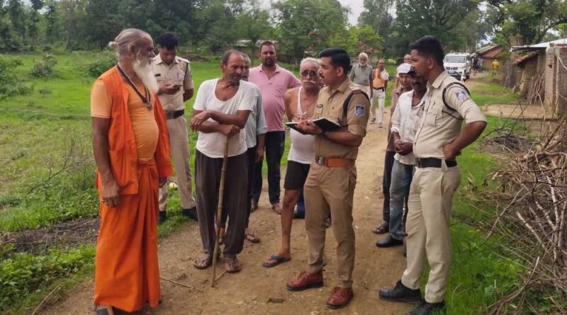 चोरों ने सेंधमारी कर किया लाखो का माल पार।