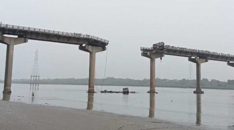 गुजरात : महिसागर नदी पर बना ब्रिज टूटा, कई वाहन गिरे, ट्रक लटका… 2 लोगों की मौत