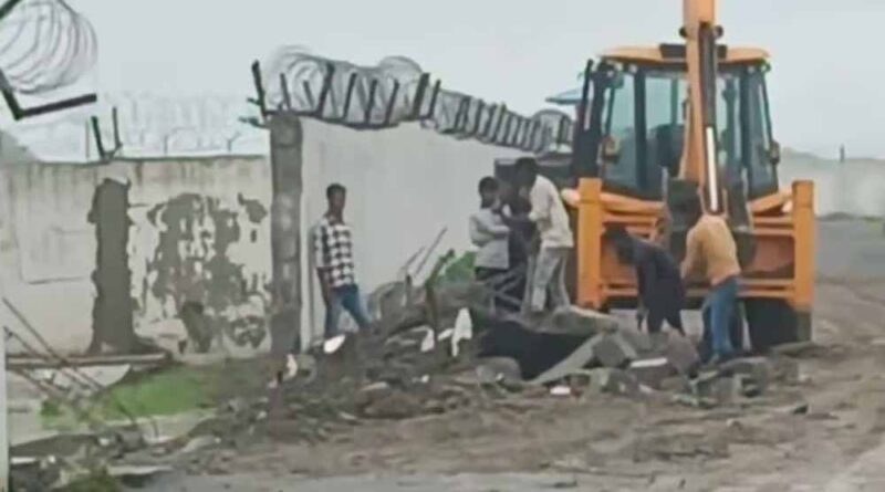 रीवा एयरपोर्ट की बाउंड्रीवॉल पहली बारिश में ढही, 500 करोड़ का प्रोजेक्ट सवालों में