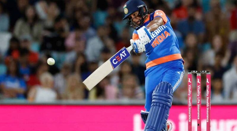 इंग्लैंड के खिलाफ इतिहास रचने से चूकी टीम इंडिया, हरमनप्रीत कौर आखिरी गेंद पर नहीं लगा पाईं SIX