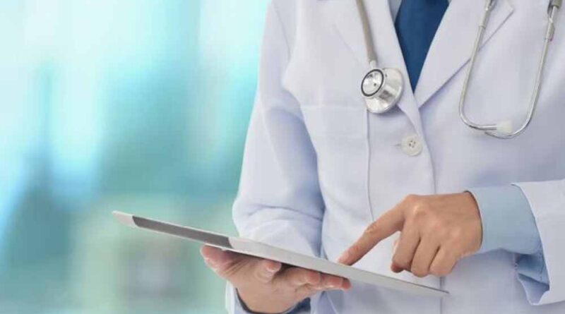 महिला सहकर्मी से शादी से इनकार पर बेकाबू हुआ डॉक्टर, मारपीट कर छीना मोबाइल