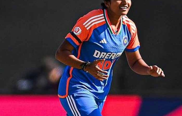 अपनी पहली ही टी20 सीरीज में श्री चरणी ने बनाया अनूठा रिकॉर्ड