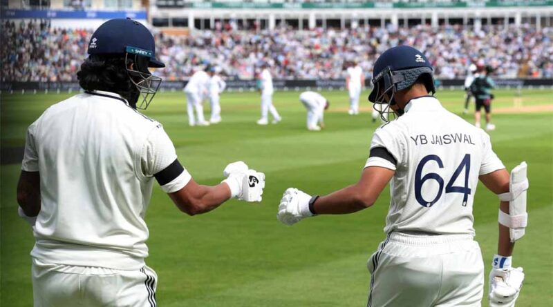 धीमी शुरुआत के बाद भारतीय टीम के सलामी बल्लेबाज केएल राहुल लौटे पवेलियन