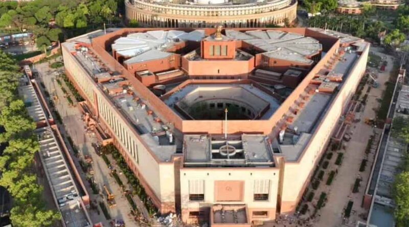 लोकसभा अटेंडेंस पर बवाल: कांग्रेस ने पीएम और मंत्रियों को मिली छूट पर उठाए सवाल