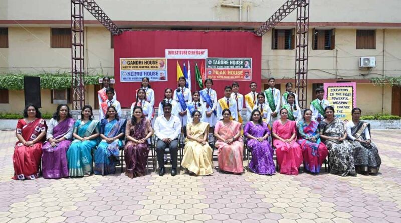 मैत्री विद्या निकेतन में अलंकरण और शपथ ग्रहण समारोह सम्पन्न