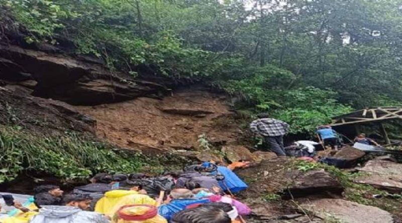 उत्तराखंड में मूसलधार बारिश से हालात बिगड़े, चारधाम यात्रा मार्ग बाधित