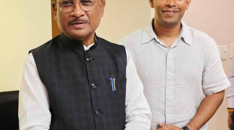 बस्तर के होनहार अविनाश तिवारी से टोक्यो में मिले मुख्यमंत्री श्री विष्णुदेव साय : छत्तीसगढ़ में उद्योग स्थापना को लेकर हुई सकारात्मक चर्चा
