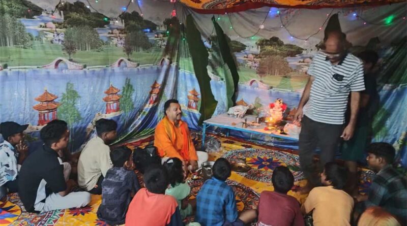 एकलव्य छात्रावास में गणेश उत्सव का भव्य आयोजन