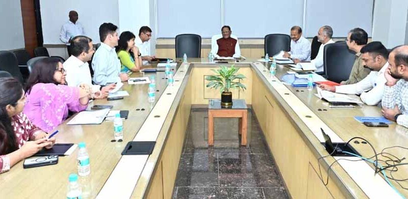 नहीं चलेगी ‘पेशी पर पेशी’: मुख्यमंत्री  विष्णुदेव साय ने कलेक्टर्स और संभाग आयुक्तों को दिए स्पष्ट निर्देश