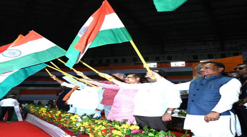 रायपुर : स्वच्छता में छत्तीसगढ़ को राष्ट्रीय स्तर पर प्रतिष्ठित करने में स्वच्छता दीदियों का अमूल्य योगदान : मुख्यमंत्री विष्णुदेव साय