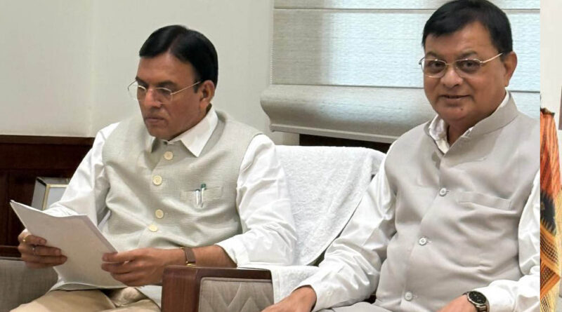 श्रम मंत्री लखन लाल देवांगन ने की केंद्रीय श्रम मंत्री मनसुख एल मंडाविया से मुलाक़ात,प्रदेश में ईएसआईसी नर्सिंग कॉलेज की स्थापना हेतु की मांग