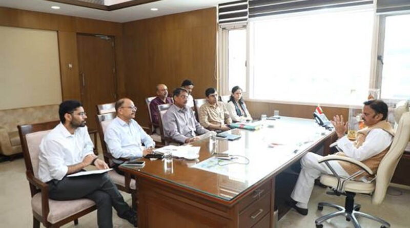 बॉण्ड डॉक्टर्स की कार्यस्थल में उपस्थिति सुनिश्चित की जाए : उप मुख्यमंत्री शुक्ल