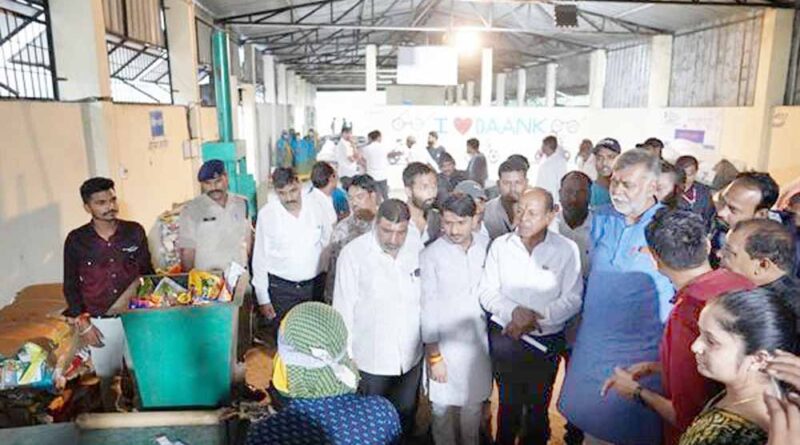 पंचायत एवं ग्रामीण विकास मंत्री पटेल ने ग्राम बांक, इंदौर में एम.आर.एफ. प्लांट का निरीक्षण किया