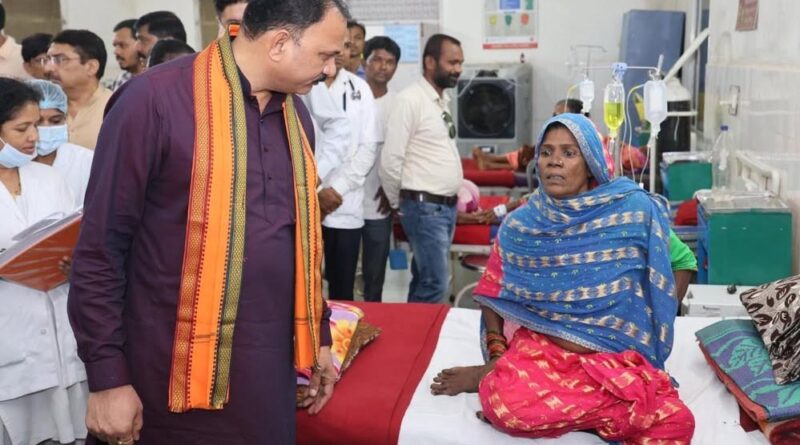रायपुर : स्वास्थ्य मंत्री जायसवाल ने कोण्डागांव व फरसगांव में शासकीय अस्पतालों का किया निरीक्षण