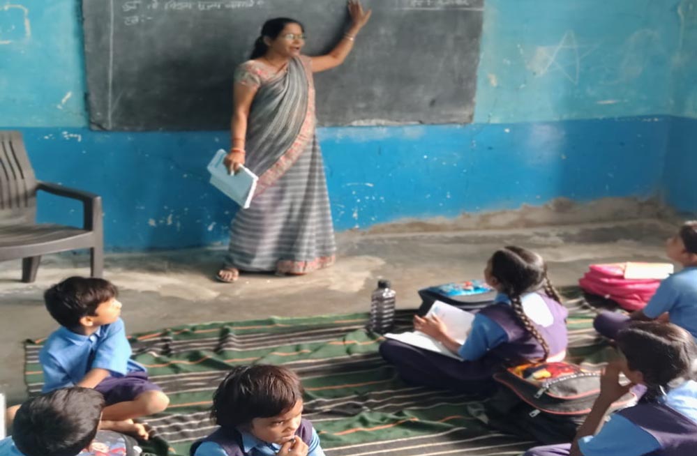 युक्तियुक्तकरण से विद्यालय को मिले दो-दो शिक्षक, बच्चों के चेहरे पर फिर से लौटी मुस्कान