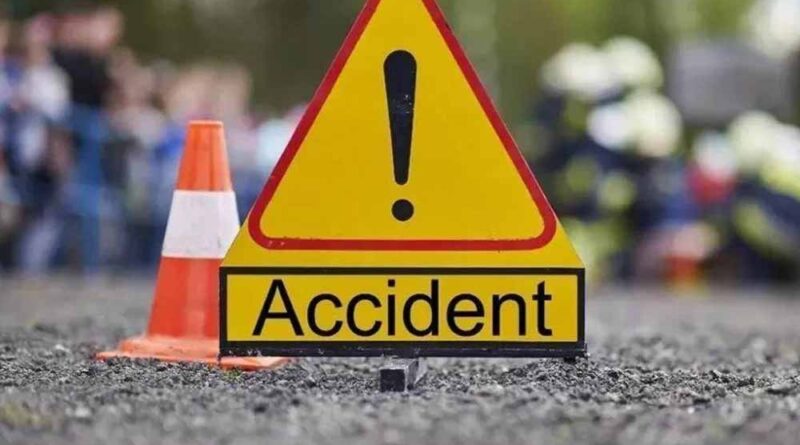 काशी दर्शन कर लौट रहे श्रद्धालुओं की बस हादसे का शिकार, 4 की मौत