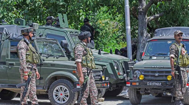 पुंछ में सुरक्षा बलों का बड़ा अभियान, दो आतंकवादी गिरफ्तार, AK-47 और हैंड ग्रेनेड बरामद