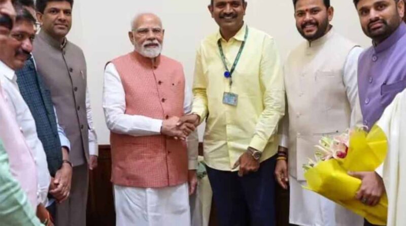 तीसरे बच्चे पर गाय और 50 हजार का इनाम, पीएम मोदी ने सांसद की पहल को सराहा