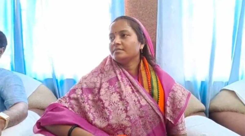 मंत्री लक्ष्मी राजवाड़े और परिवार को सरेआम मिली जान से मारने की धमकी